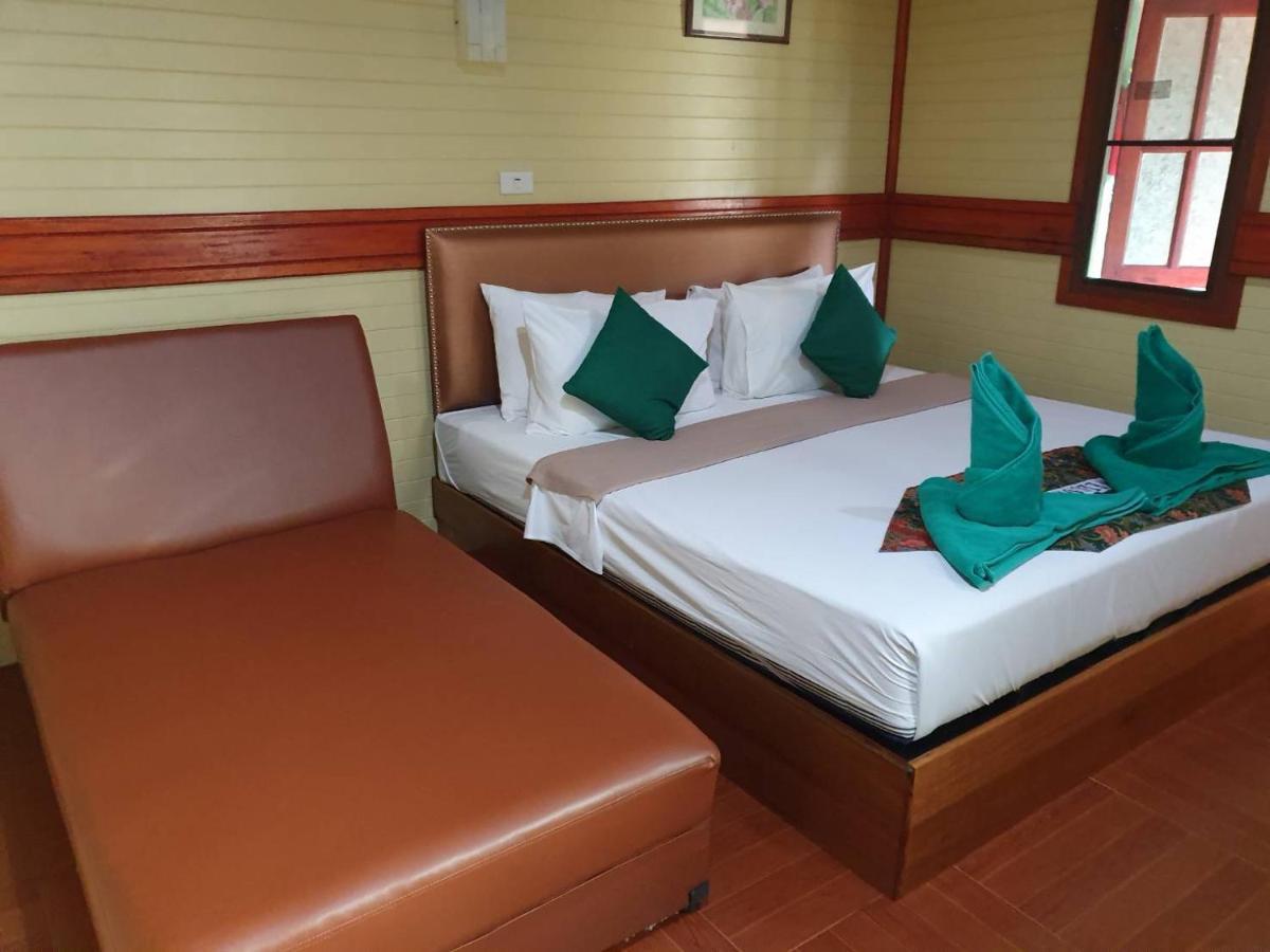 The Royal Bamboo Lodges - Sha Certified Khao Sok National Park Exterior foto