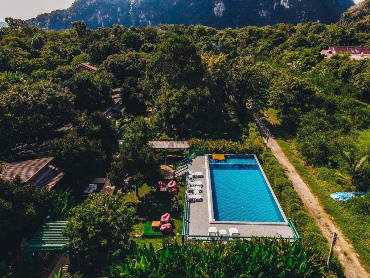 The Royal Bamboo Lodges - Sha Certified Khao Sok National Park Exterior foto